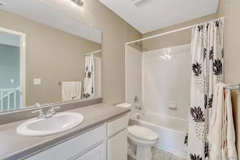 Bath - 22583 E Union Cir, Aurora, CO 80015 photo 4 of 6