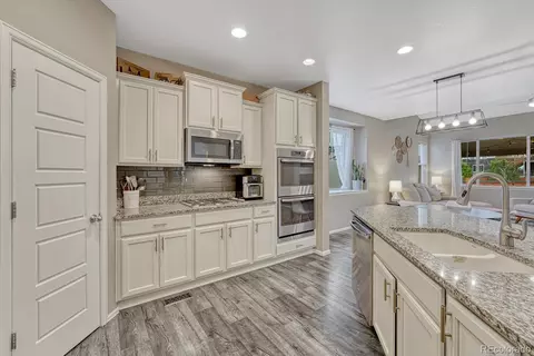 Kitchen - 22583 E Union Cir, Aurora, CO 80015 photo 3 of 5