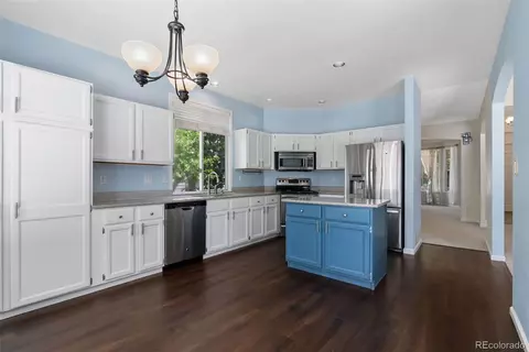 Kitchen - 5371 S Dunkirk Way, Centennial, CO 80015 photo 2 of 2