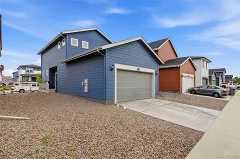 Exterior - 555 Aspen Ave, Bennett, CO 80102 photo 5 of 6