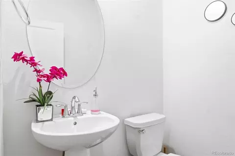 Bath - 555 Aspen Ave, Bennett, CO 80102 photo 1 of 2