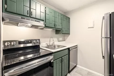 Kitchen - 3250 Oneal Cir #K22, Boulder, CO 80301 photo 2 of 3