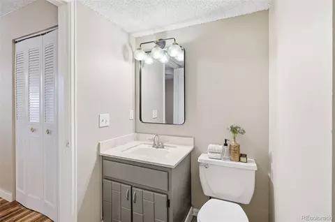 Bath - 3250 Oneal Cir #K22, Boulder, CO 80301 photo 1 of 2