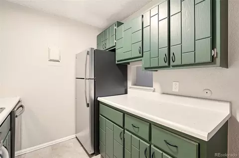 Kitchen - 3250 Oneal Cir #K22, Boulder, CO 80301 photo 3 of 3