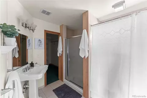 Bath - 1008 Cantiberry Rd, Divide, CO 80814 photo 1 of 5