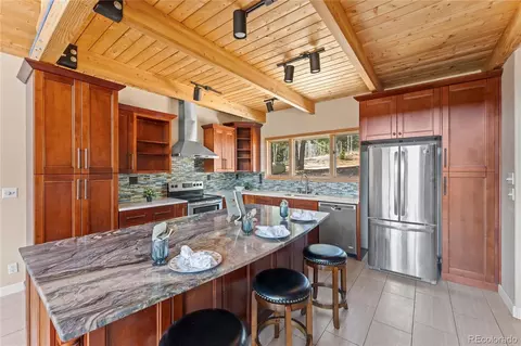 Kitchen - 1008 Cantiberry Rd, Divide, CO 80814 photo 3 of 5