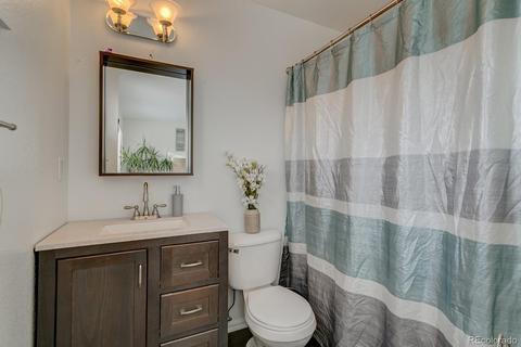 4918 Eureka Ct, Denver, CO 80239 photo 5