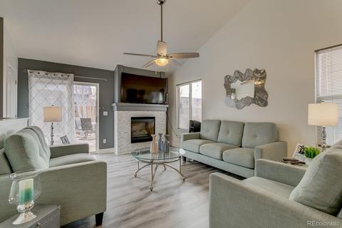 4918 Eureka Ct, Denver, CO 80239 photo 2