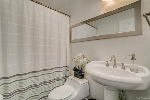 4918 Eureka Ct, Denver, CO 80239 photo 7
