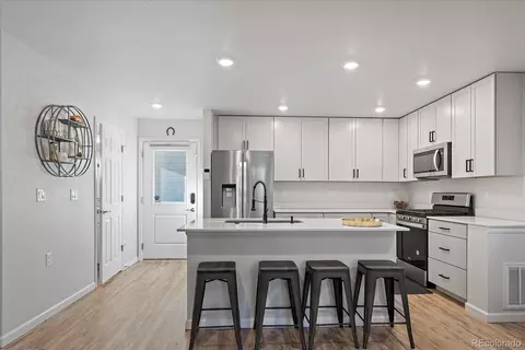 1143 Hummingbird Cir, Longmont, CO 80501