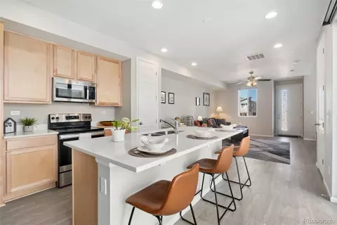 17068 E Center Pl, Aurora, CO 80017 photo 3