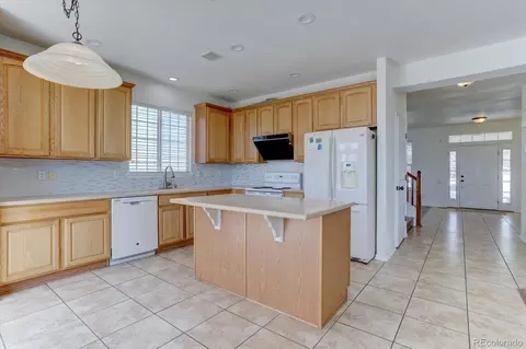 Kitchen - 20436 E Flora Dr, Aurora, CO 80013 photo 3 of 6