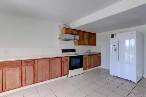 Kitchen - 20436 E Flora Dr, Aurora, CO 80013 photo 6 of 6