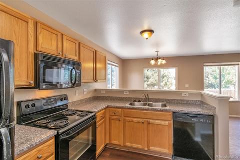 14385 E 47th Dr, Denver, CO 80239 photo 4