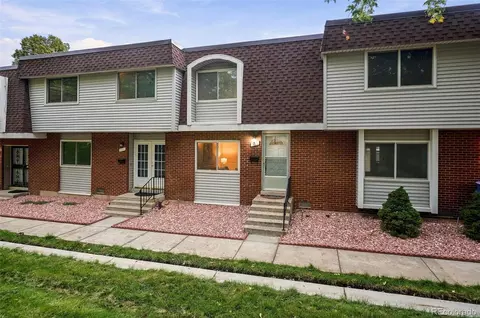 525 S Xenon Ct, Lakewood, CO 80228