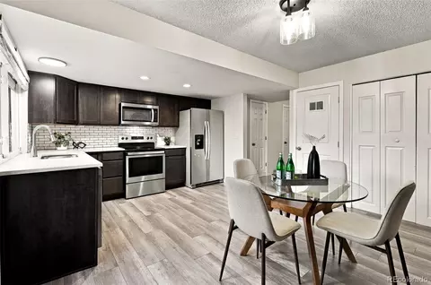 525 S Xenon Ct, Lakewood, CO 80228
