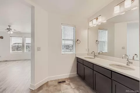 16207 Elk Pl, Denver, CO 80239 photo 8