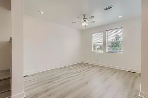 16207 Elk Pl, Denver, CO 80239 photo 3