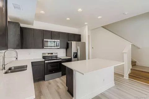16207 Elk Pl, Denver, CO 80239 photo 4