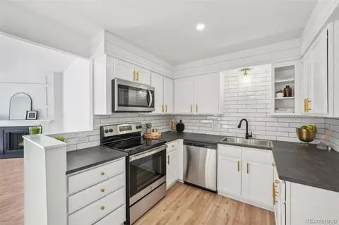 3312 S Ammons St #202, Lakewood, CO 80227