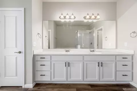 Bath - 14933 E Belleview Dr, Aurora, CO 80015 photo 2 of 4