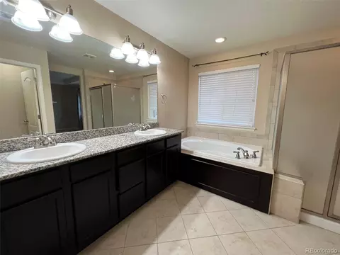Bath - 6602 S Kellerman Way, Aurora, CO 80016 photo 5 of 8