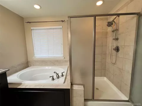Bath - 6602 S Kellerman Way, Aurora, CO 80016 photo 6 of 8