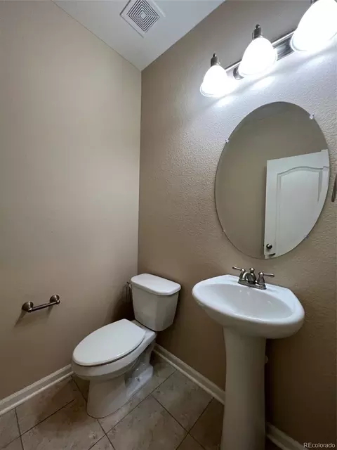 Bath - 6602 S Kellerman Way, Aurora, CO 80016 photo 1 of 8