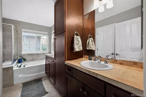 Bath - 9077 E 35th Ave, Denver, CO 80238 photo 4 of 5