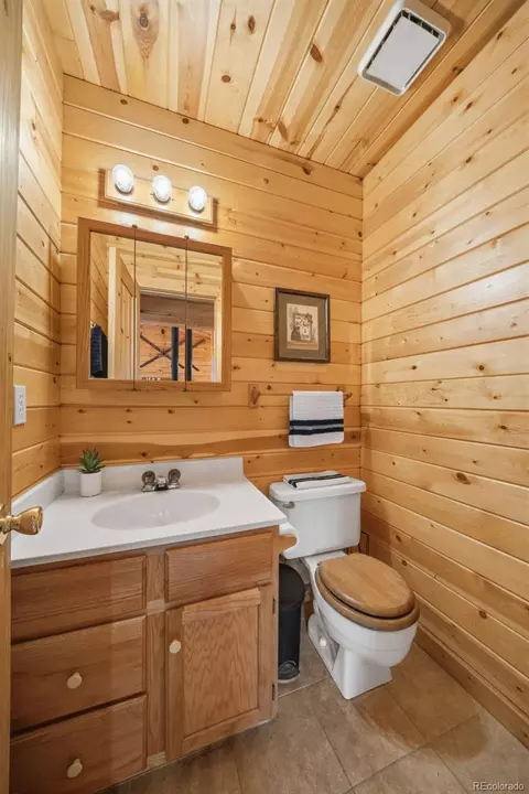Bath - 4269 Cedar Mountain Rd, Divide, CO 80814 photo 2 of 3