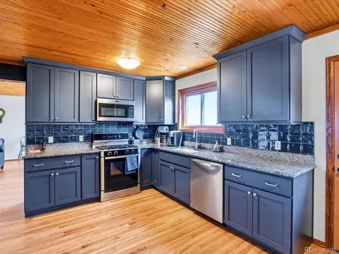 Kitchen - 345 Deer Trail Cir, Boulder, CO 80302 photo 3 of 6