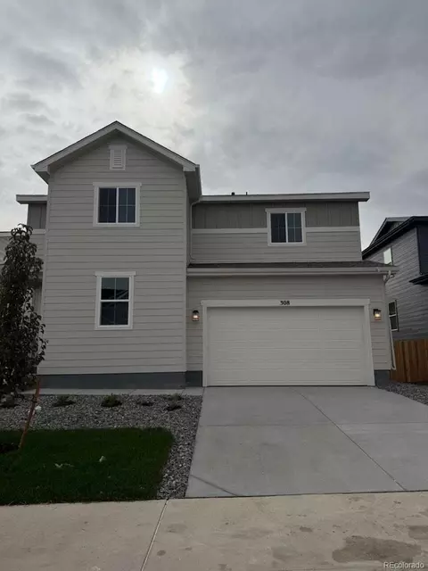 308 Overlook Ave, Lochbuie, CO 80603