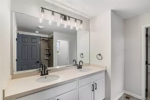 Bath - 6700 S Kellerman Way, Aurora, CO 80016 photo 2 of 4