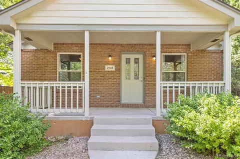 Exterior - 203 E Colorado Ave, Berthoud, CO 80513 photo 4 of 11