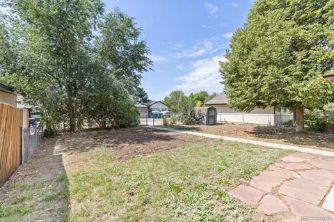 Exterior - 203 E Colorado Ave, Berthoud, CO 80513 photo 8 of 11