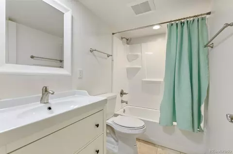 Bath - 203 E Colorado Ave, Berthoud, CO 80513 photo 2 of 2