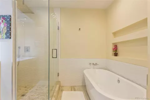 Bath - 2940 Ivanhoe St, Denver, CO 80207 photo 2 of 3