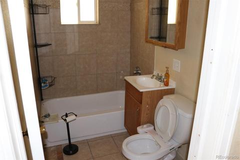 1172 Newark St, Aurora, CO 80010 photo 22