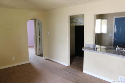 1172 Newark St, Aurora, CO 80010 photo 4