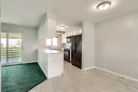 945 Madison Way, Bennett, CO 80102 photo 6