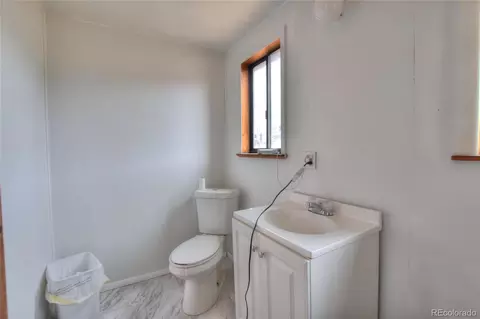 Bath - 135 Eagle Rock Rd #B11, Jefferson, CO 80456 photo 1 of 2