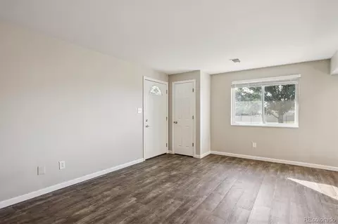 Living - 1192 S Eagle Cir #B, Aurora, CO 80012 photo 3 of 4