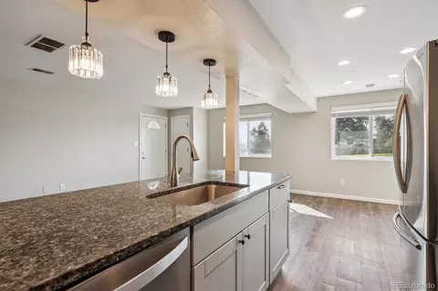 Kitchen - 1192 S Eagle Cir #B, Aurora, CO 80012 photo 4 of 4