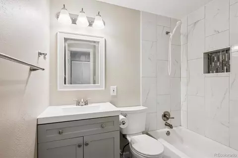 Bath - 1192 S Eagle Cir #B, Aurora, CO 80012 photo 1 of 3