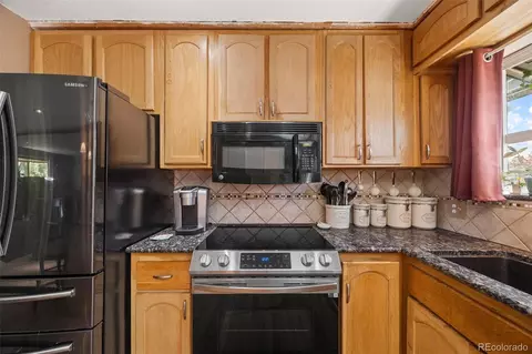 Kitchen - 15504 Evans Ave, Aurora, CO 80013 photo 4 of 6