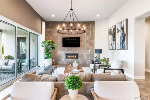 27681 E Lakeview Dr, Aurora, CO 80016