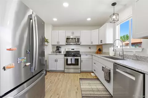 19083 E 16th Ave, Aurora, CO 80011 photo 7