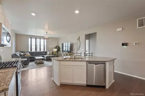 Kitchen - 26893 E Archer Ave, Aurora, CO 80018 photo 4 of 5