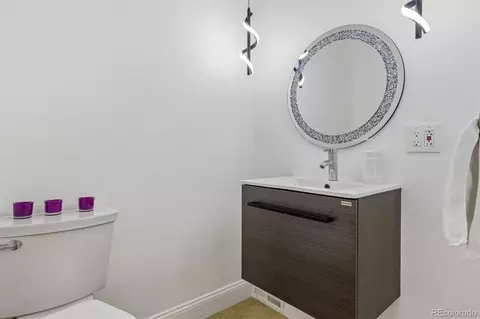 Bath - 8948 E Cedar Hill Pl, Lone Tree, CO 80124 photo 1 of 6