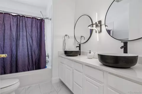 Bath - 8948 E Cedar Hill Pl, Lone Tree, CO 80124 photo 5 of 6